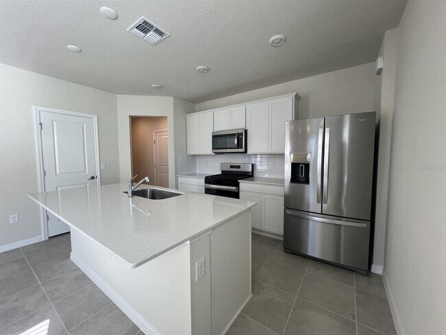 Building Photo - 3355 Vine Leaf St