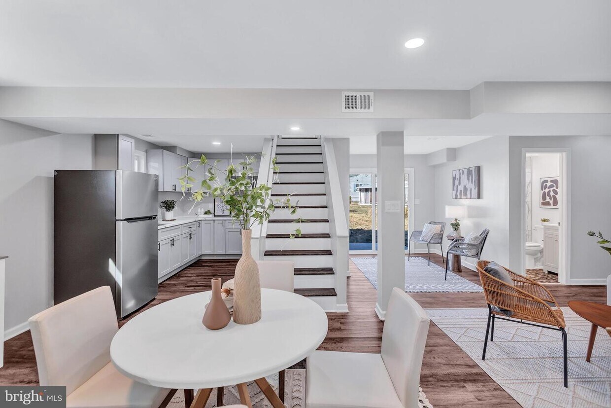 Foto principal - 1049 Marton St