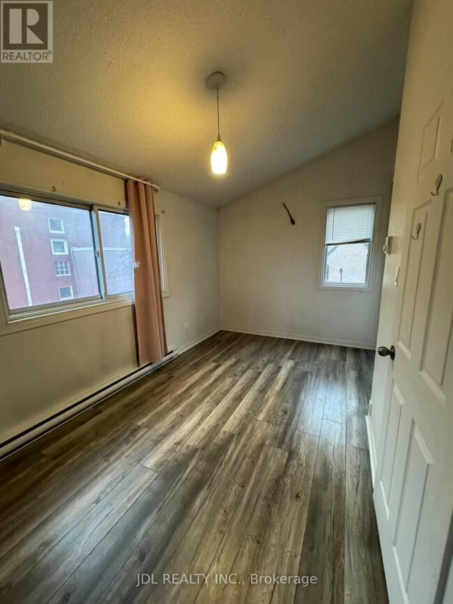 Building Photo - 130 Clinton St