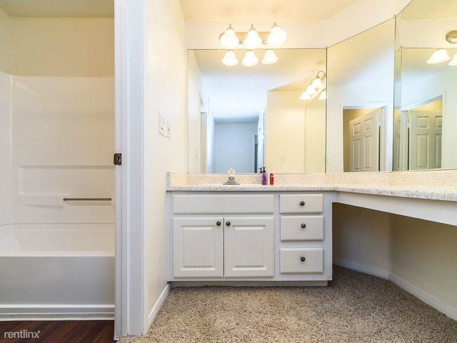 Building Photo - 1 br, 1 bath  - 184 Presidents Lane