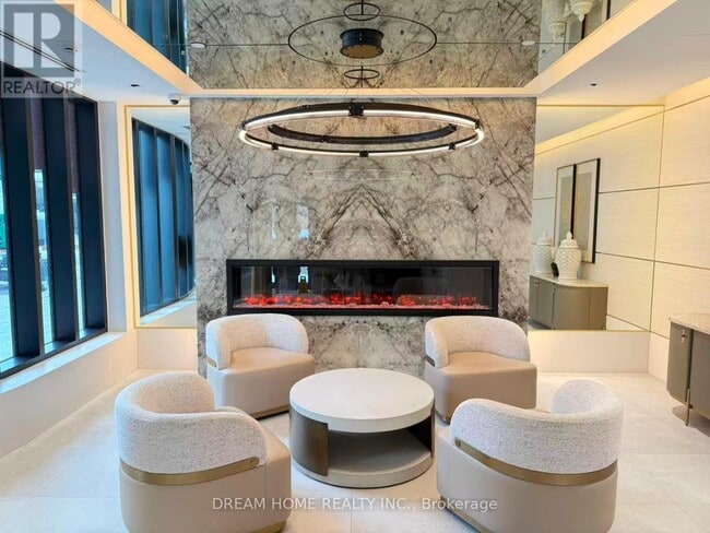 Building Photo - 5858 Yonge St