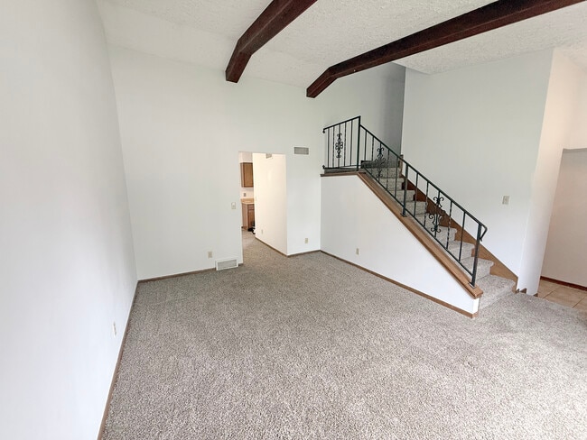 Building Photo - 6844 Sunset Meadow Dr