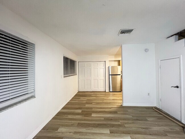 Foto del edificio - 65 NE 59th St