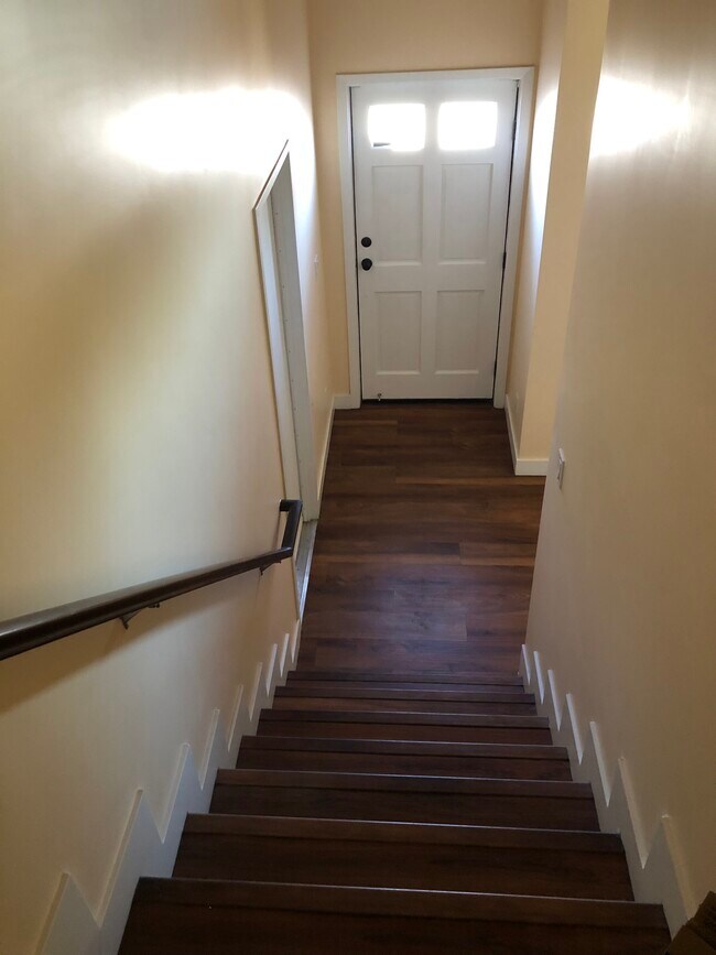 900 S Dwight Ave, Compton, CA 90220 Townhome Rentals in Compton CA