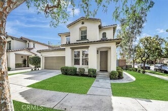 Building Photo - 24 Periwinkle