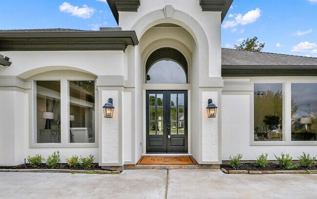 Building Photo - 82 Greenview St