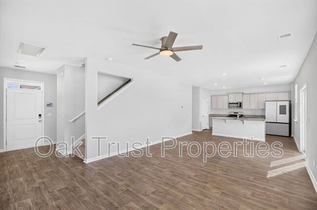 Foto del edificio - 147 Cloverleaf St