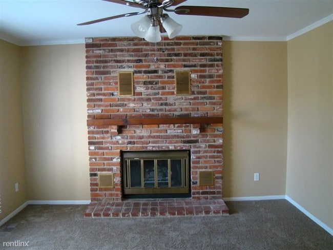 Building Photo - 3 br, 2 bath House - 174 Birchleaf Dr