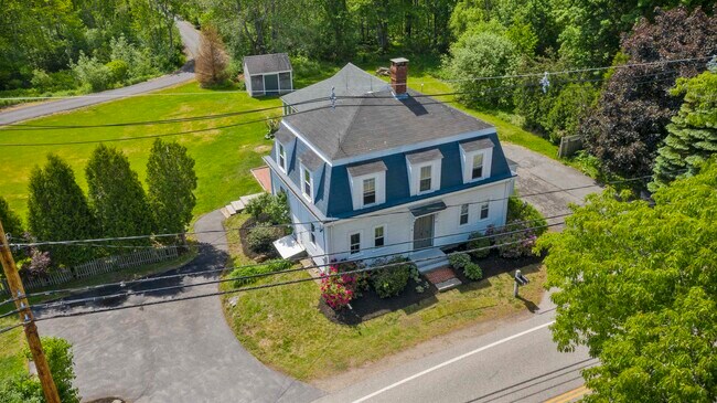 Foto del edificio - 404 Sagamore Rd