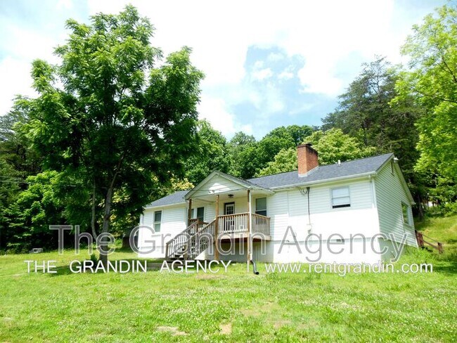 Foto del edificio - 8751 Plantation Rd