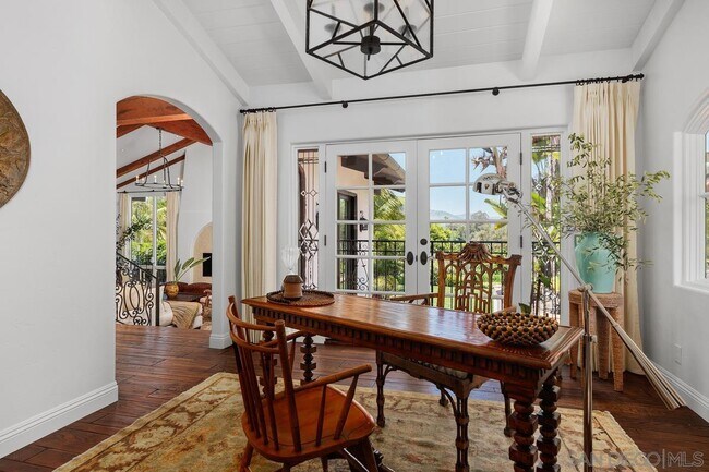 Foto del edificio - 6710 La Valle Plateada