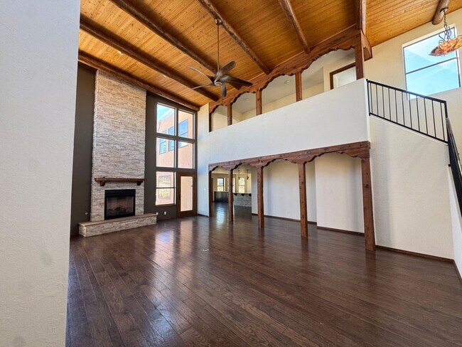 Foto del edificio - Glenwood Hills Luxury Home