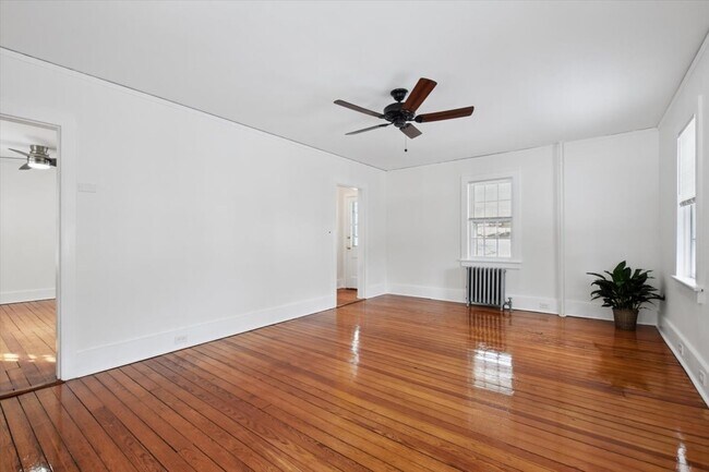 Building Photo - 247 Liberty Corner Rd