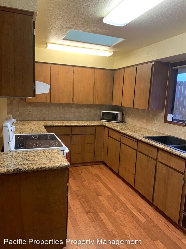 Building Photo - 3 br, 2 bath House - 2281 Sherman Avenue