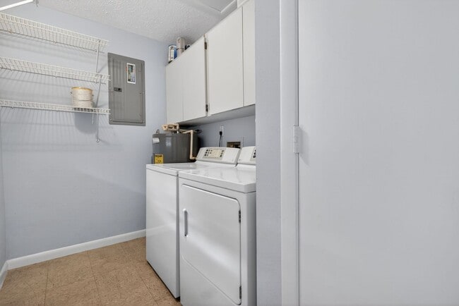 Foto del edificio - Gulf Access 2 bedroom 2 Bath Fully updated Condo with Water View