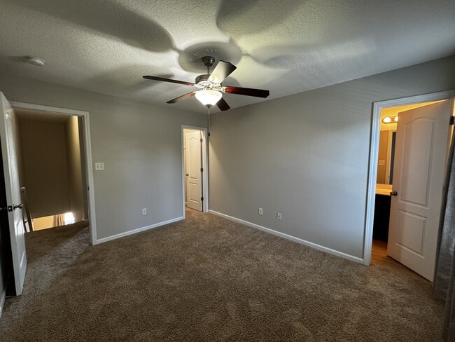 Foto del edificio - 147 Glen Cannon Drive