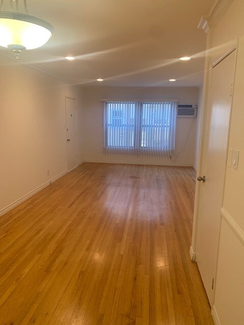 Primary Photo - 1226 S Sherbourne Dr