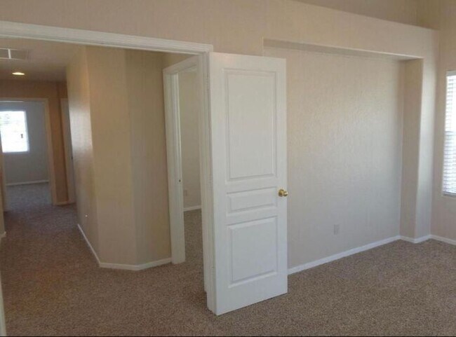 Foto del edificio - 3200 Fairlands Ct