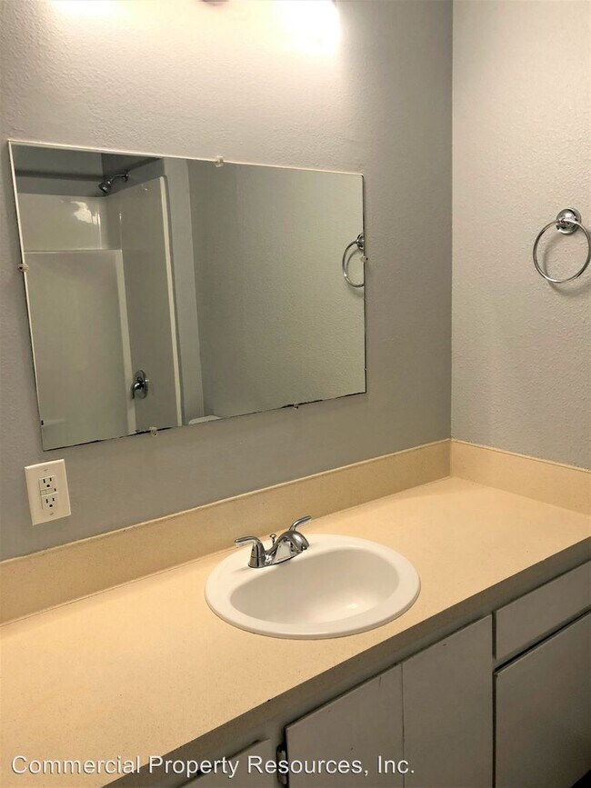 Foto del edificio - 1102-1180 Pine St NE