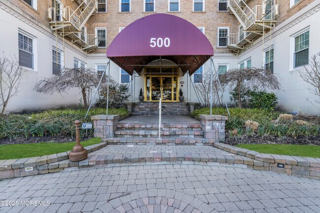 Building Photo - 500 Deal Lake Dr