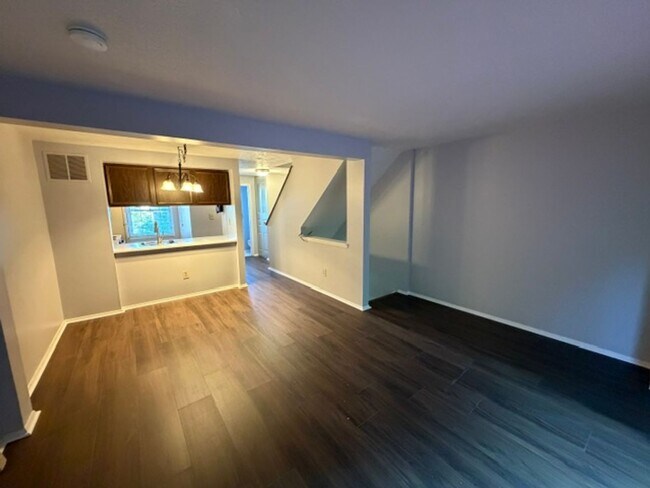 Foto del edificio - Beautiful Townhouse for Rent