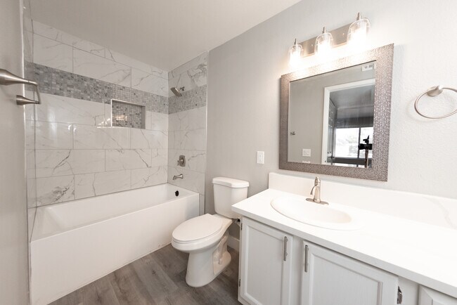 Primary Bathroom - 3425 E Russell Rd