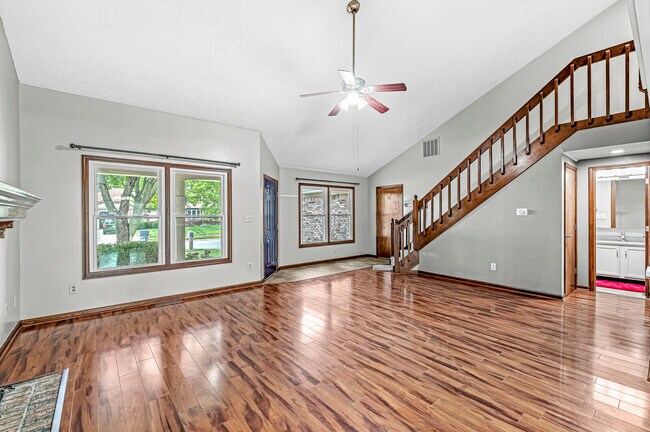 Foto del edificio - 213 Black Maple Ct