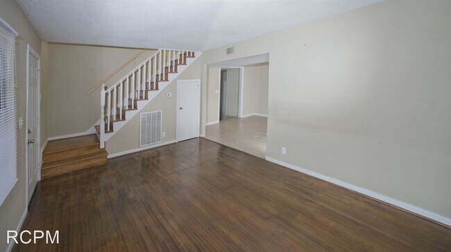 Foto del edificio - 4 br, 2.5 bath House - 6217 Menifee Dr