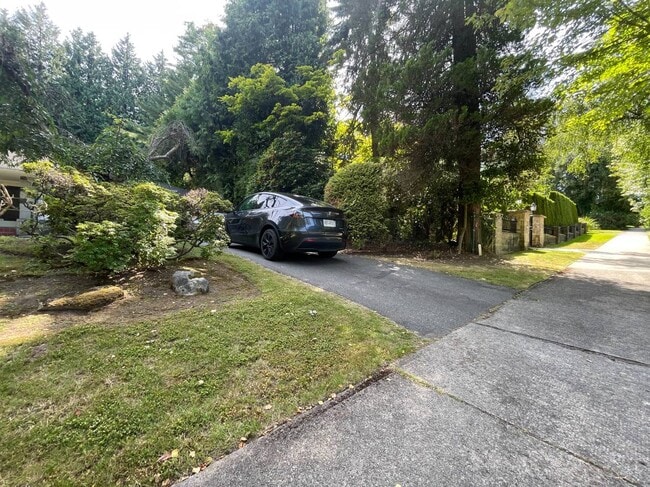 Photo du bâtiment - 1258 W 33rd Ave