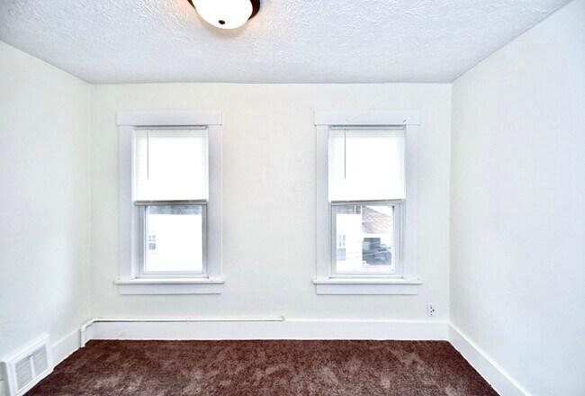 Building Photo - 1062 State Ave NE