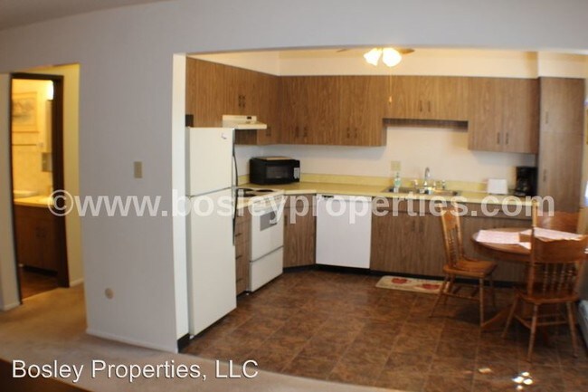 Building Photo - 1417 13th St S