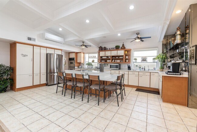 Building Photo - Huntington Harbor Lifestyle - Location, Location, Perfection!