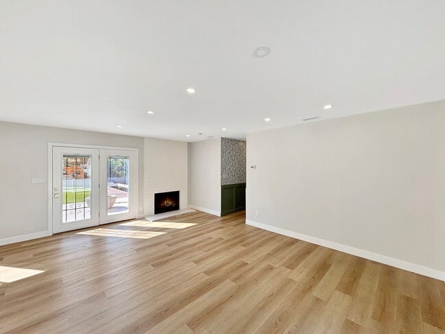 Building Photo - Beautiful 4BD/2BA House in La Mesa w/ W/D,...