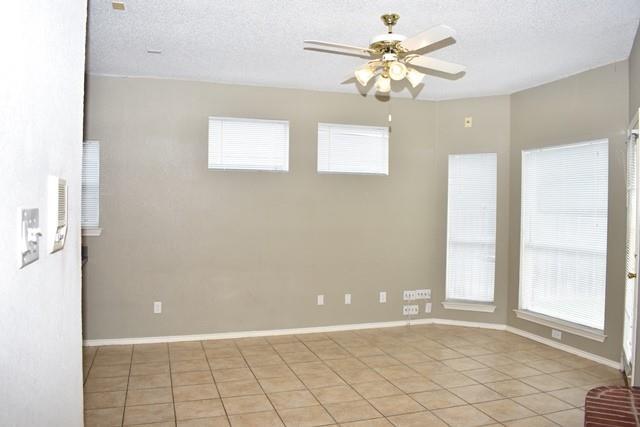 Foto del edificio - 4712 Birchbend Ln