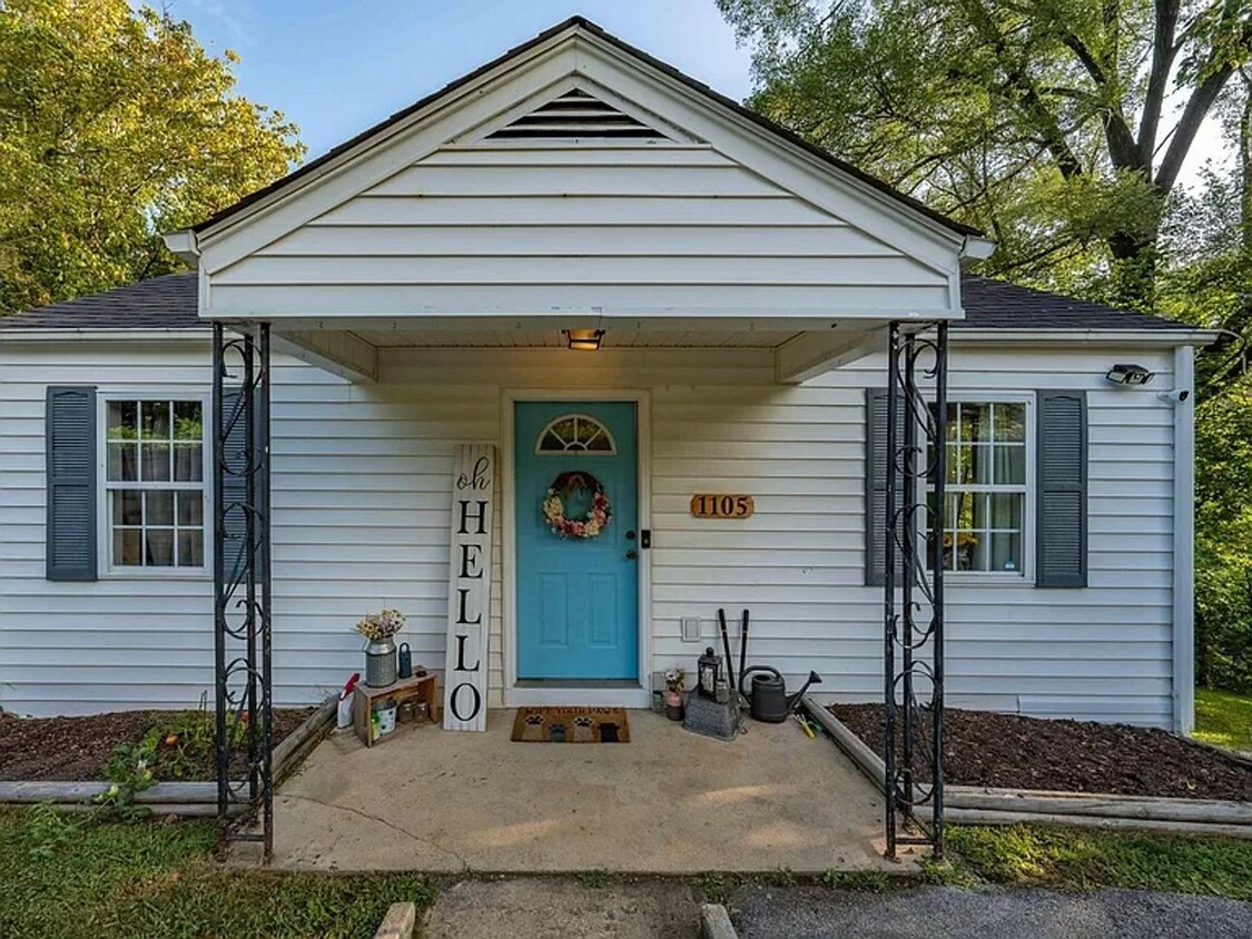 Primary Photo - Tranquil 2-Bedroom Retreat with Fenced Yar...