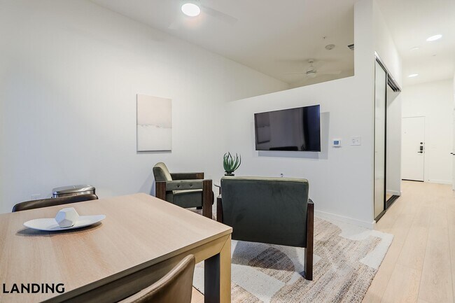 Foto del edificio - 2623 Keene St