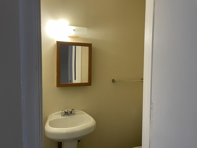Building Photo - 6039 Springside Ln