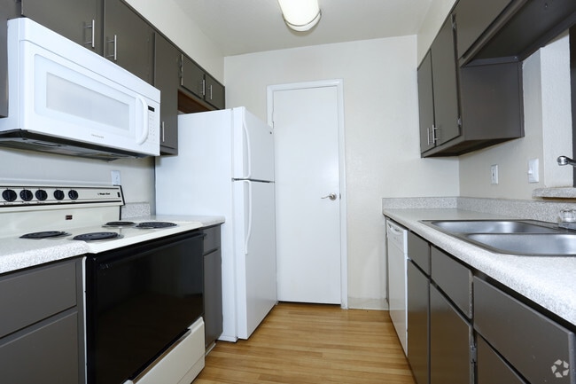 2HAB, 2BA - 1,000 ft²-Cocina - Village of Santo Domingo