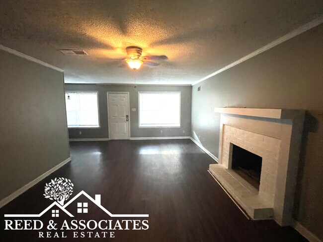 Foto del edificio - JUST REDUCED ~ LABOR DAY MOVE IN SPECIAL