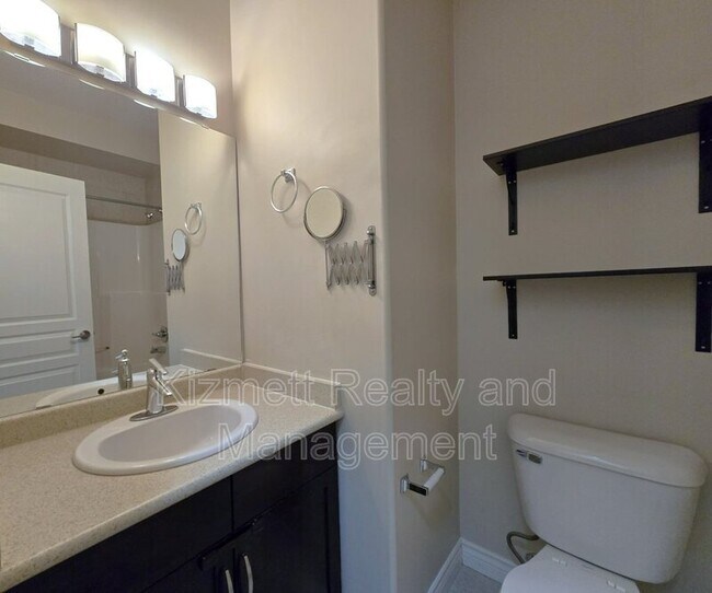 Photo du bâtiment - 9603 98 Ave NW