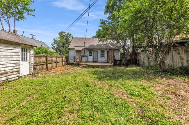 Building Photo - 2 bed 1 bath by the University of Memphis