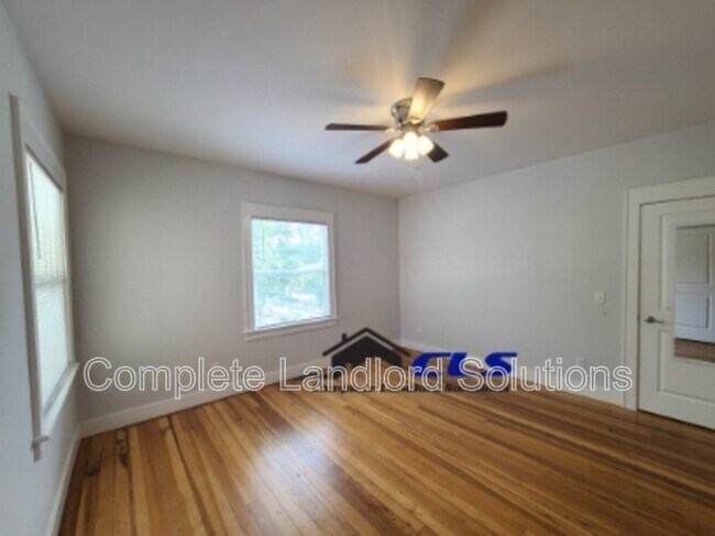 Building Photo - 646 Farrington St