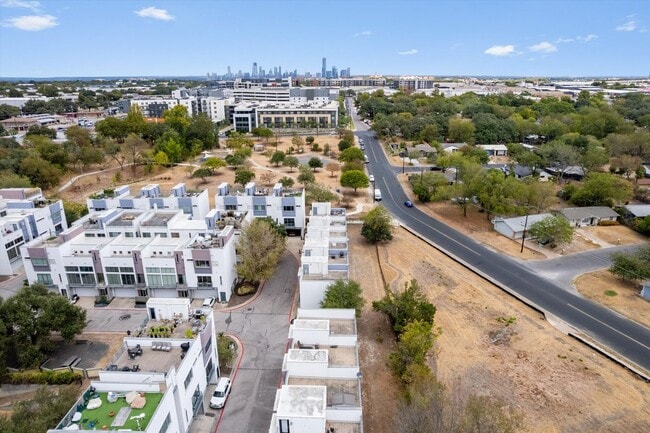 Foto del edificio - 4801 S Congress Ave