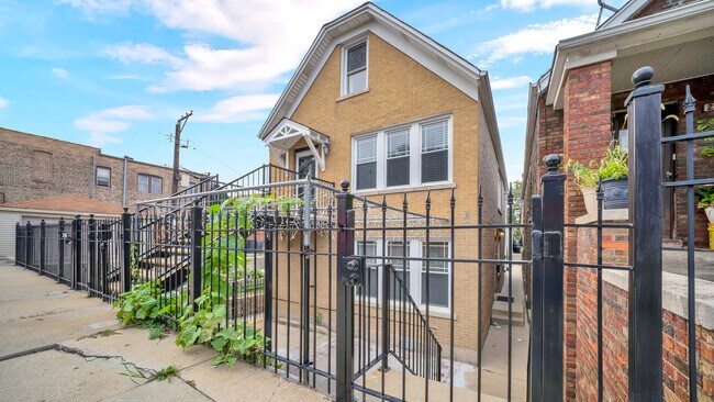 Building Photo - 2144 W 23rd Pl