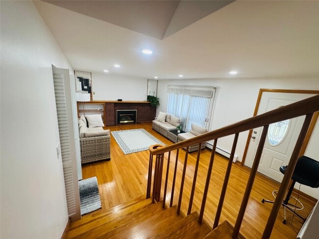 Building Photo - 210 Taft Ave