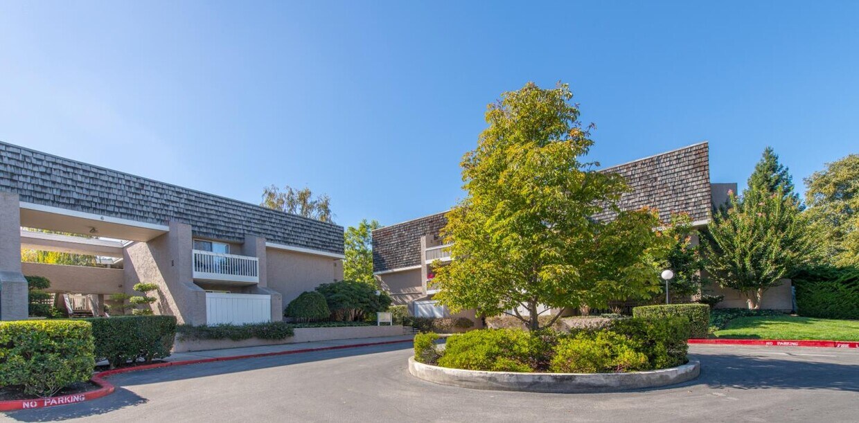 Foto principal - 675 Sharon Park Dr