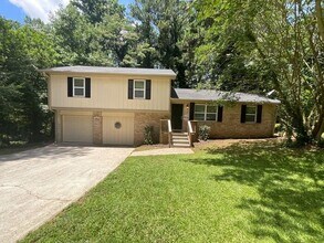 Building Photo - 545 Navarre Dr