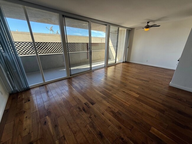 Building Photo - 11936 Darlington Ave