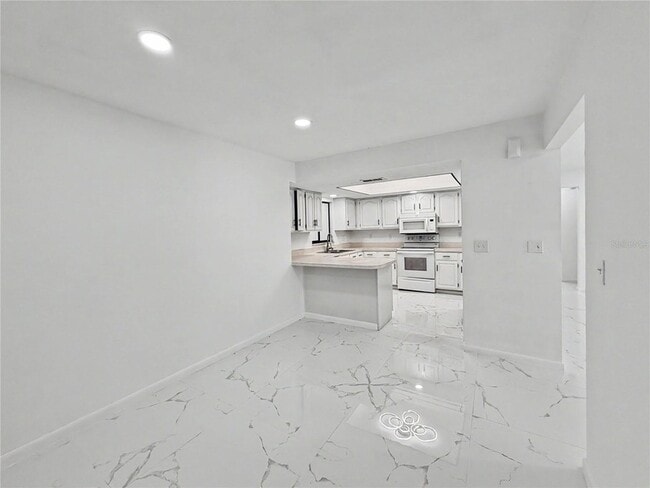 Foto del edificio - 2101 Hibiscus Rd