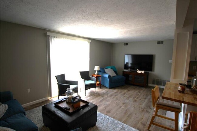 Foto del edificio - 609 Bonnie Brae Dr